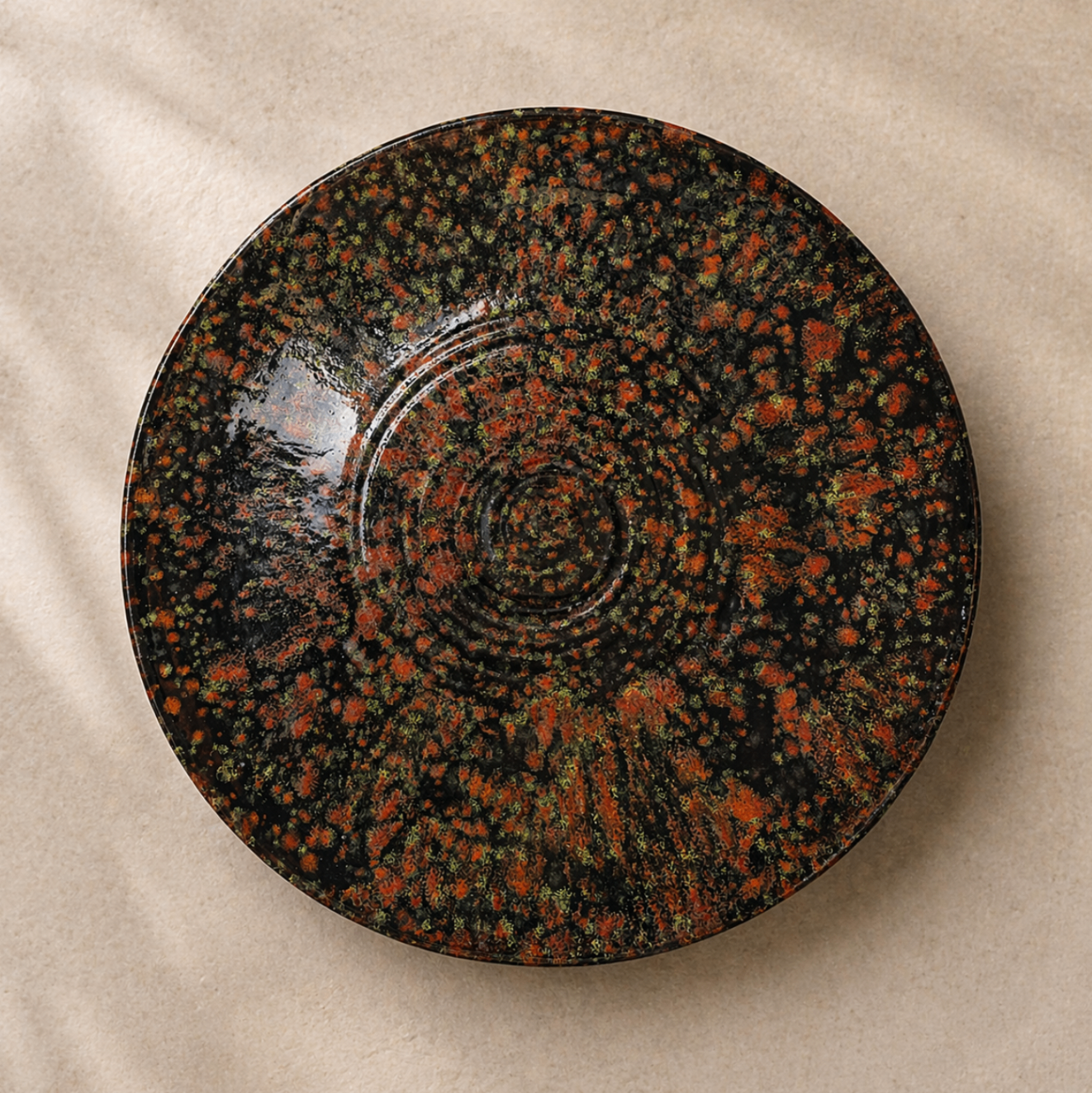 Masquerade plate — Top view